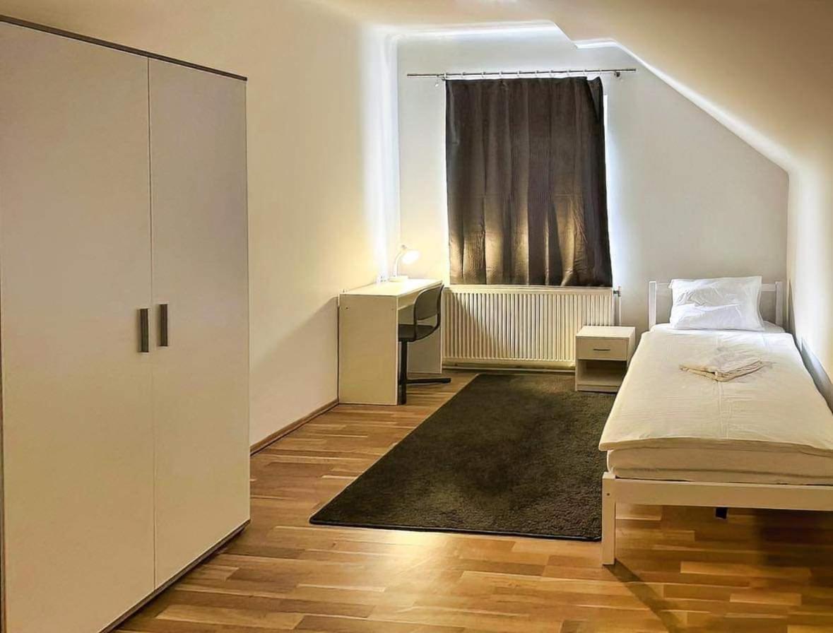 Adelin Einzelzimmer Albergue Viena Exterior foto